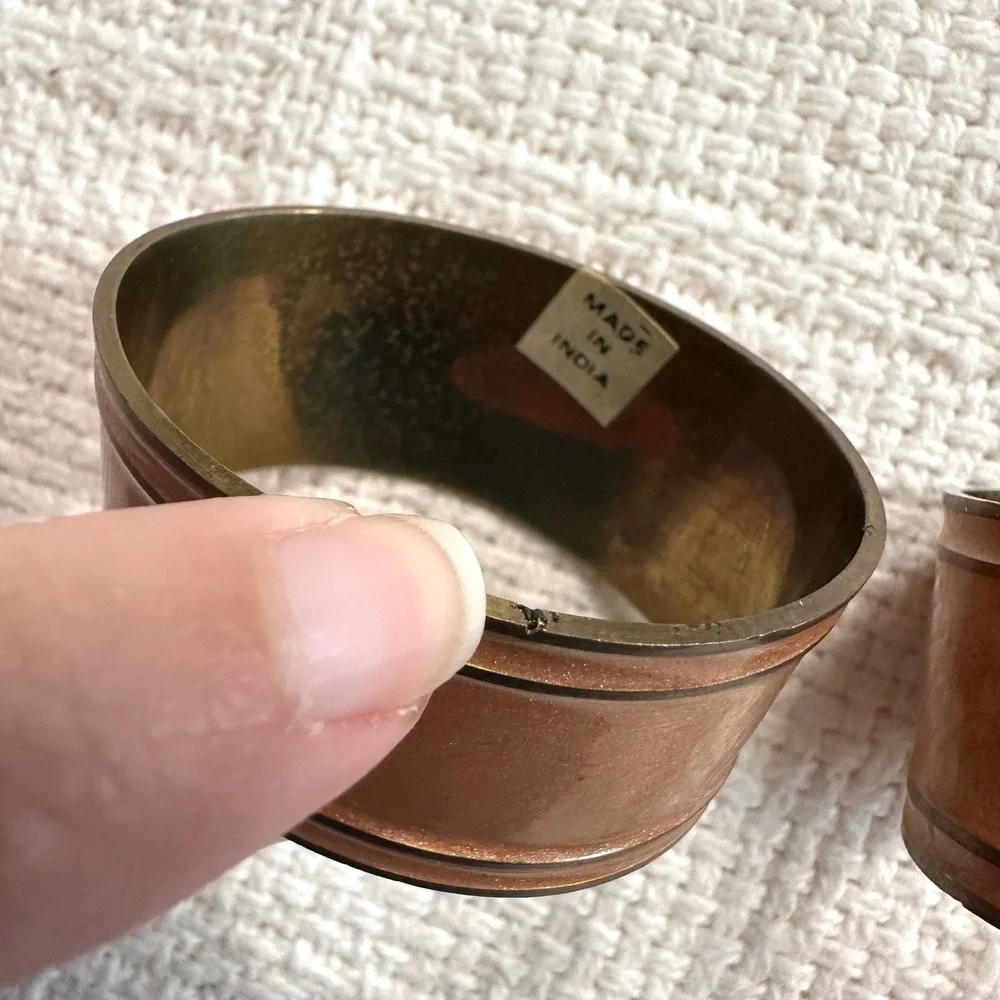 VTG Napkin Rings Set 2 Peach Marbled Enamel Brass Made In India‎ Boho MCM Decor